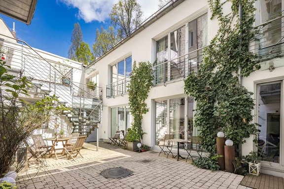 Charming patio level