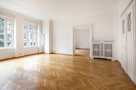 Wohnen/Gewerbe: Herrschaftliche Jugendstil-Wohnung mit 5 Zimmern