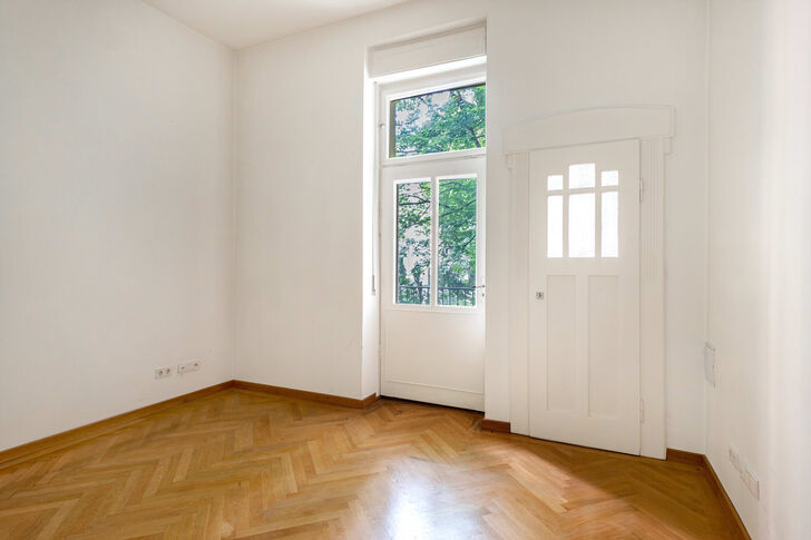 Esszimmer mit Balkonzugang