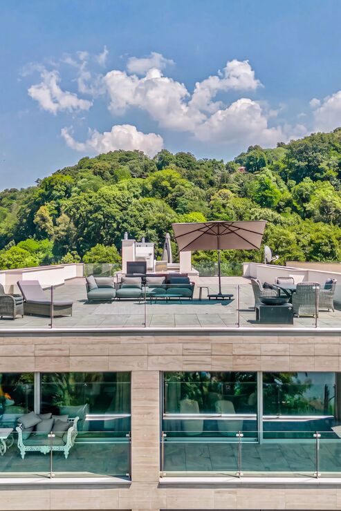 Großzügige Dachterrasse für exklusives Outdoor-Living