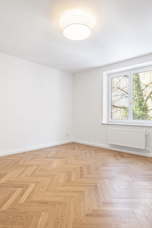 Wohn-/Schlafzimmer zum Hof