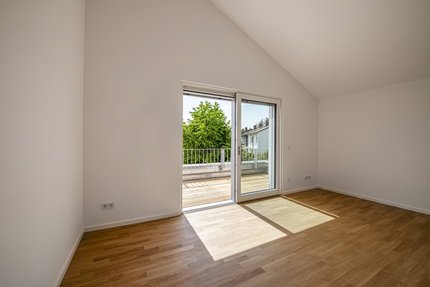 Masterschlafzimmer mit Balkon