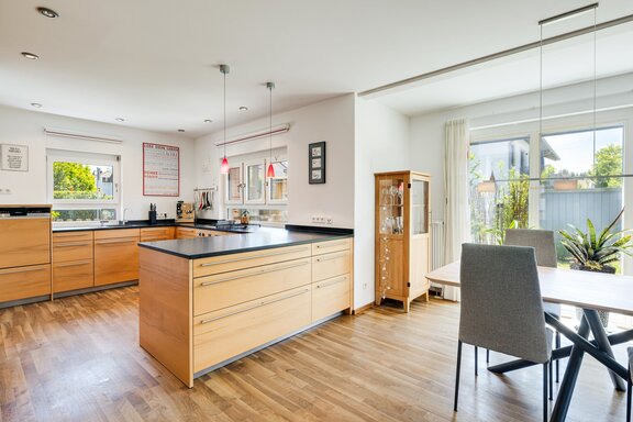 Open kitchen with counter