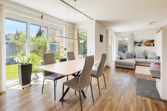 Dining area in the bright bay window