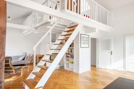 Enchanting 3-room gallery apartment with roof terrace