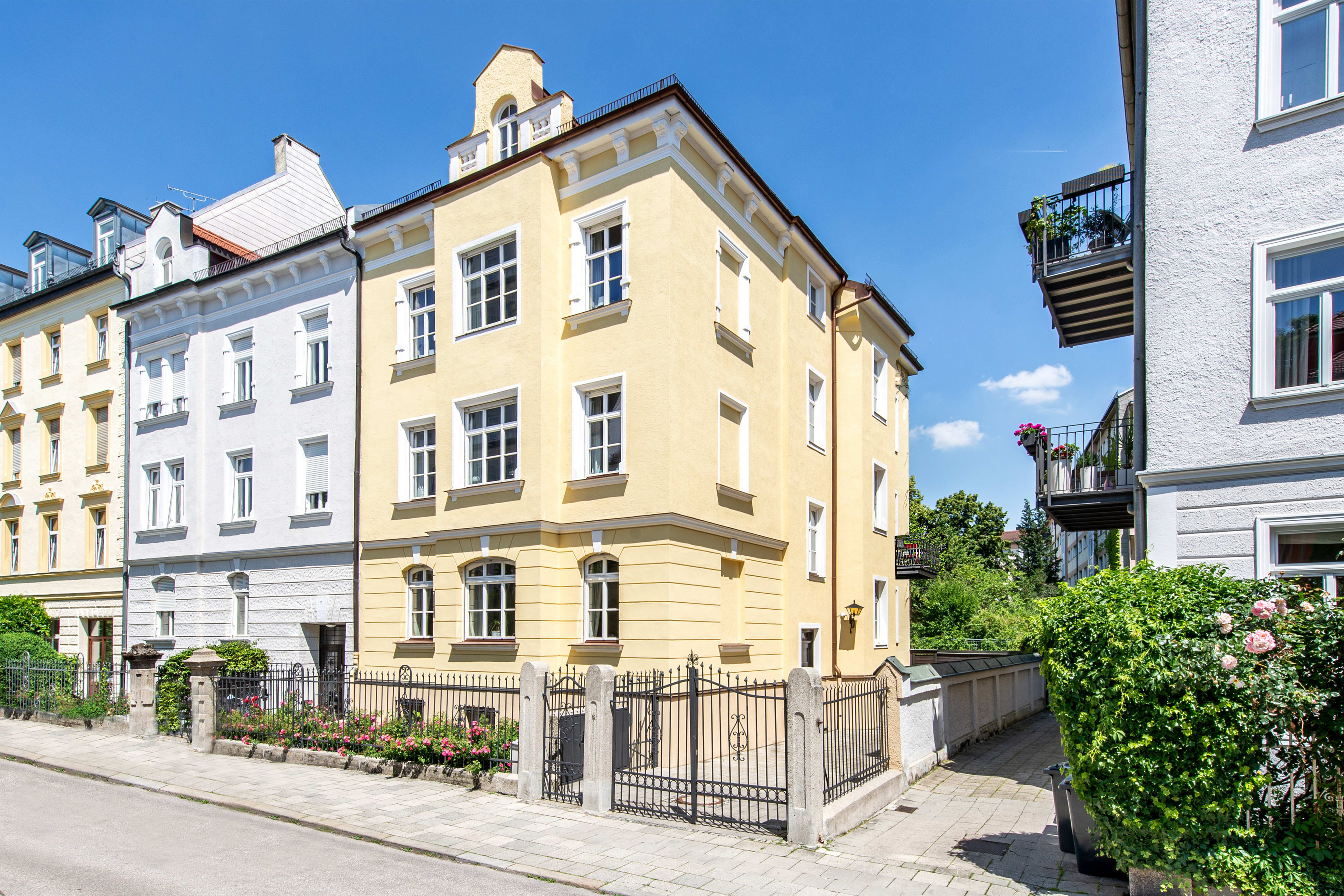 Zauberhafte Altbau-Wohnung mit Garten in Toplage