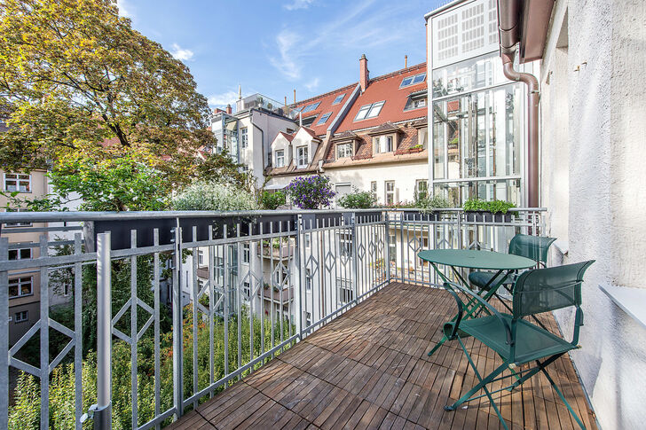 Westbalkon mit Idyllischer Innenhoflage