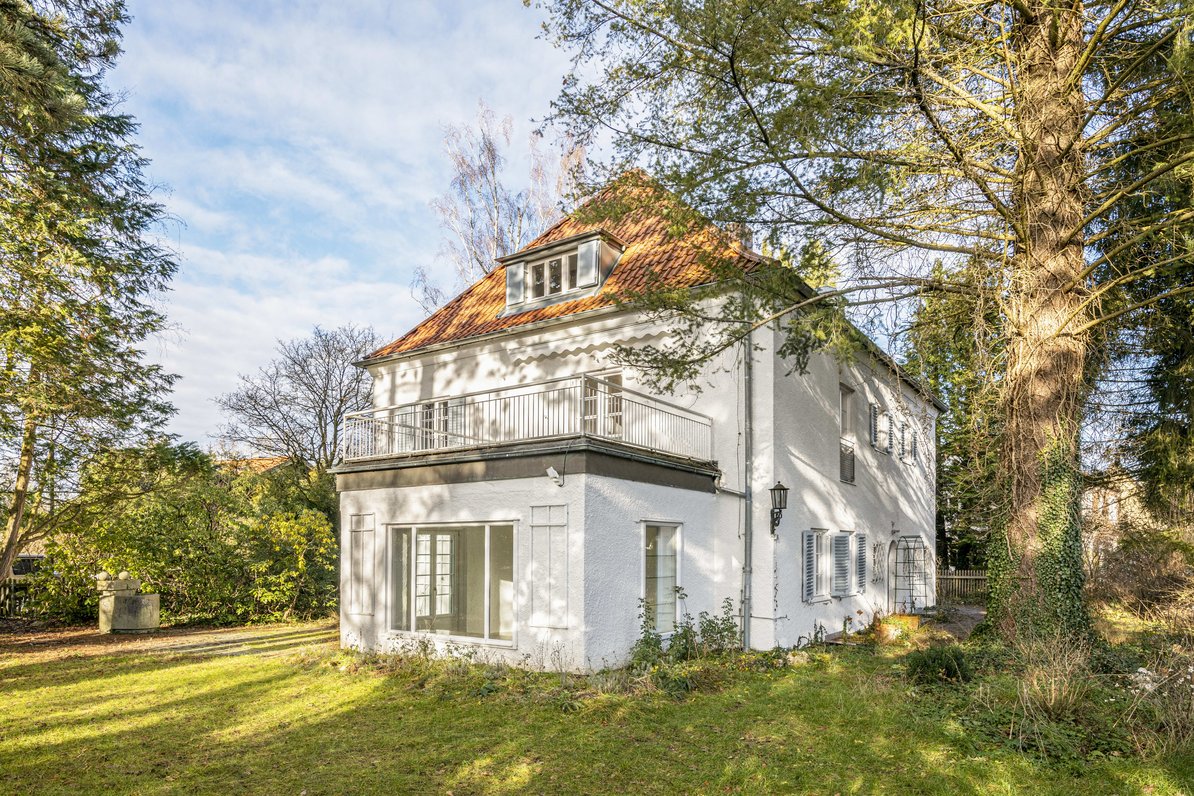 Villa auf Parkgrundstück