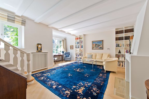 Wohnbereich mit Kamin