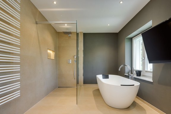 Stilvolles Bad aus 2018