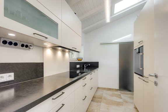 Großzügige Küche aus 2018