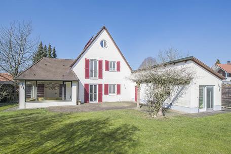 Zauberhaftes Einfamilienhaus mit großem Raumangebot und herrlichem Südwest-Garten