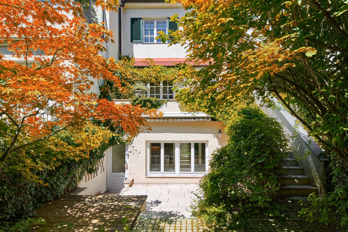 Sunny south garden