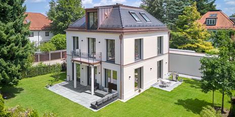Zeitlos-Elegante Modernität: Hochwertiges Familiendomizil von 2024 mit Villen-Flair