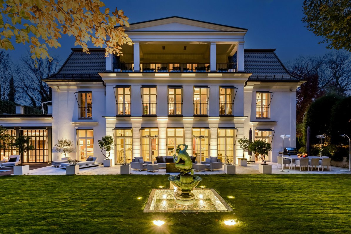 Exclusive property in a prime location