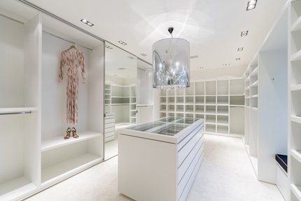 Elegante Damenankleide