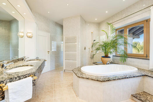 Light-flooded relaxation oasis