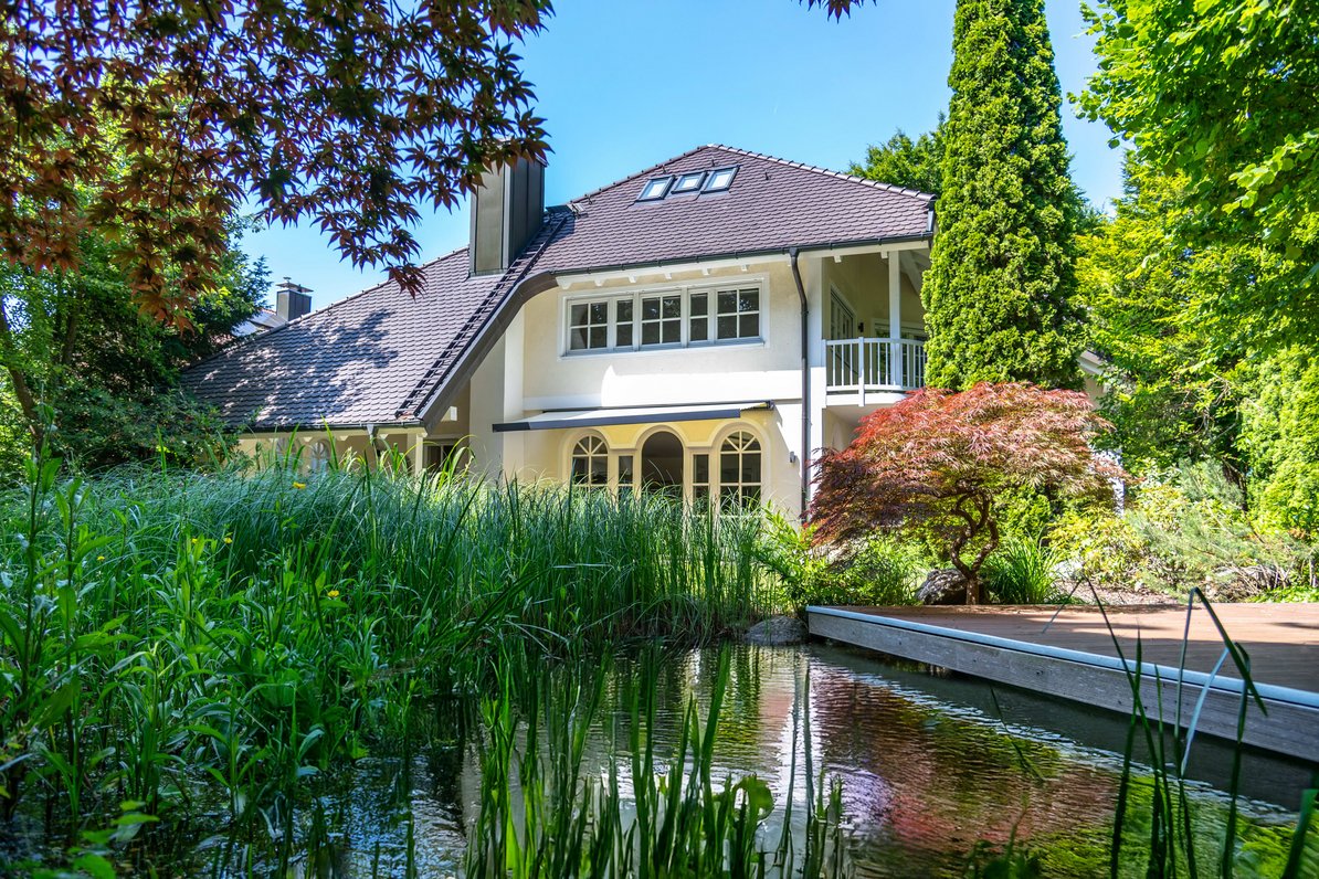 Architect&#039;s house in villa style