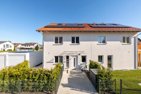 Zum Erstbezug: Hochwertige, energieeffiziente Haushälfte mit Einfamilienhaus-Charakter