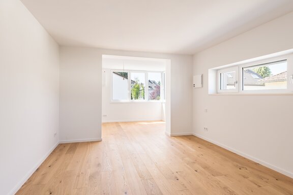 Großzügiges Schlafzimmer