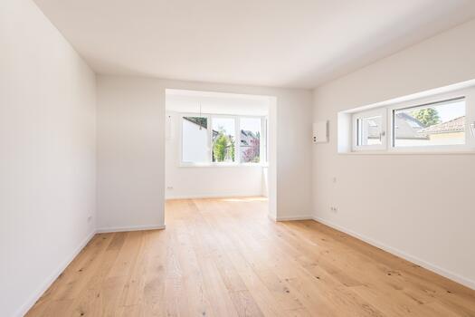 Großzügiges Schlafzimmer