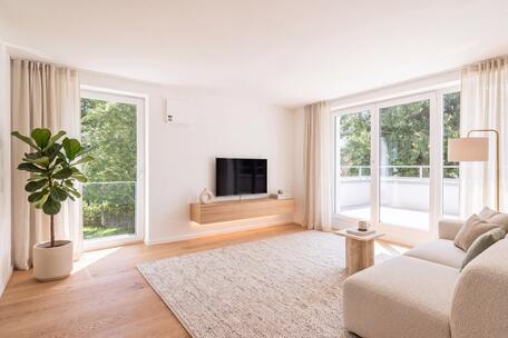 New to the market: Modern 3-room apartment with an open-concept kitchen and a balcony