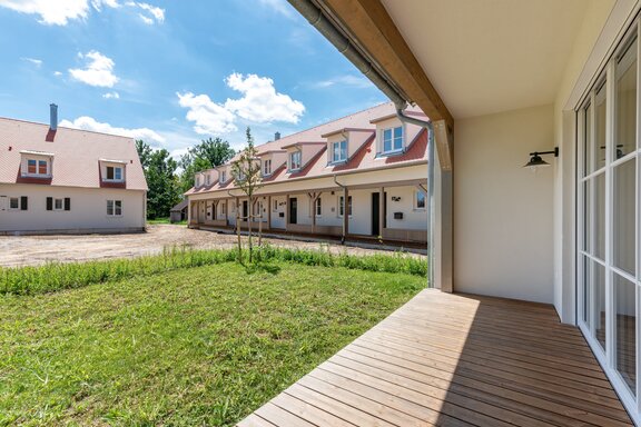 Südterrasse mit Garten