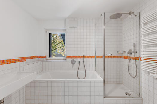 Masterbad mit Rainshower-Dusche