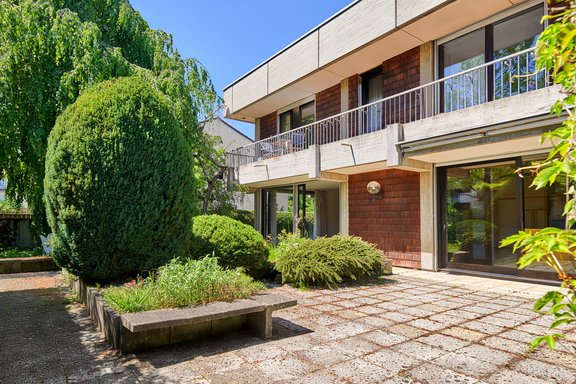 Light-flooded living