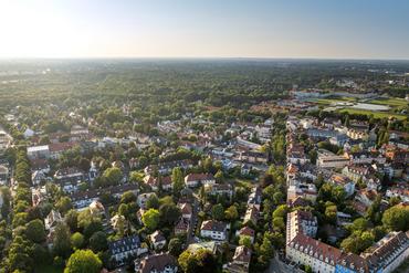 Zur Neugestaltung: Lichterfülltes Stadthaus mit hellem Souterrain zur teilgewerblichen Nutzung