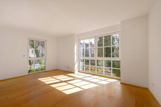 Bedroom with garden view