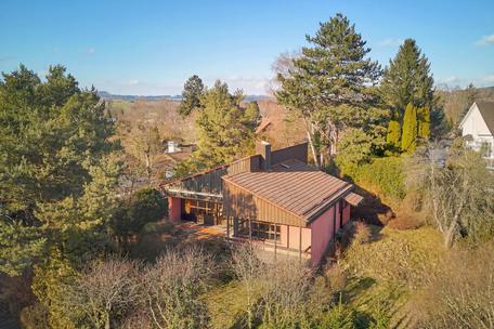 Renovation: Charming single-family home with sun terrace and garden in a natural setting
