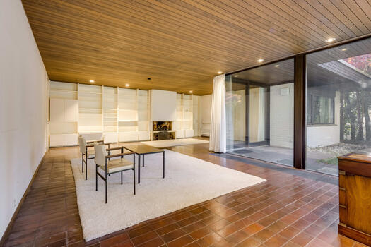 Breathtaking glass fronts