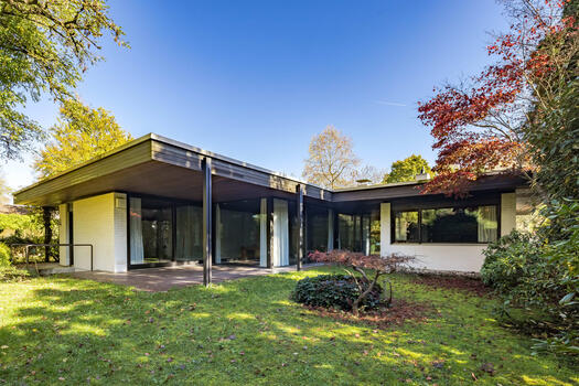 Shapely bungalow