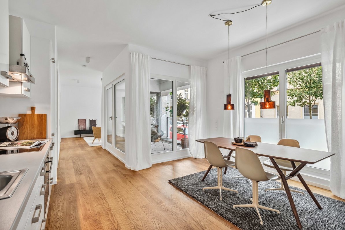 Wohn-/Essbereich mit Loggia