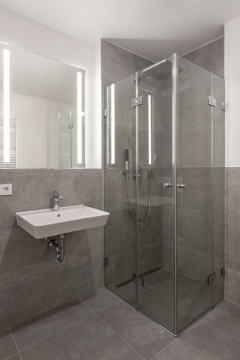 Bad mit Rainshower-Dusche