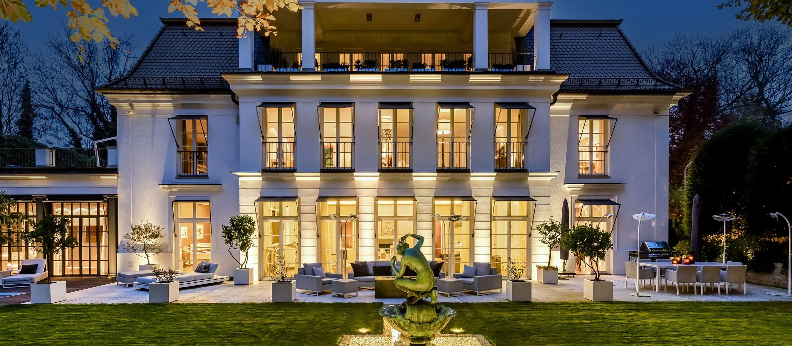 Villa with fountain