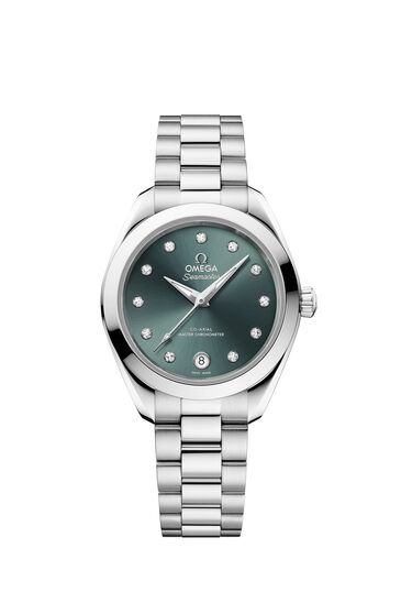Armbanduhr mit dunkelgrünem Zifferblatt, Diamantindizes und gebürstetem Stahlband vor weißem Hintergrund.