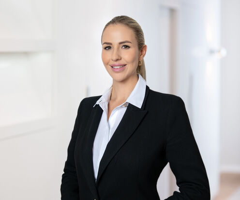 Nina Dreher, Estate agent