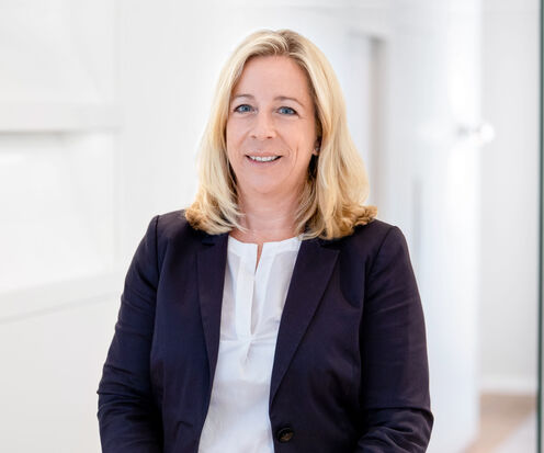 Miriam Hirschler, Estate agent