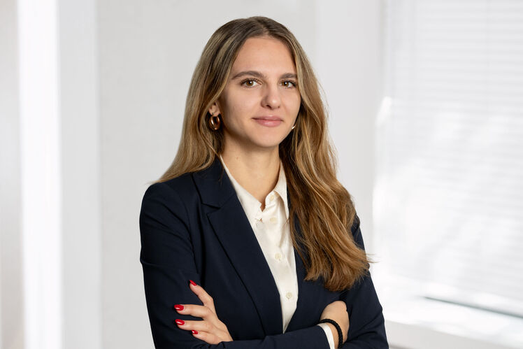 Julia Karl, Research Assistant