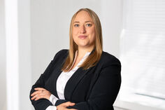 Lara Knechtel, Estate agent