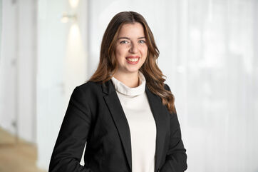 Lena Nagler, Finance adviser