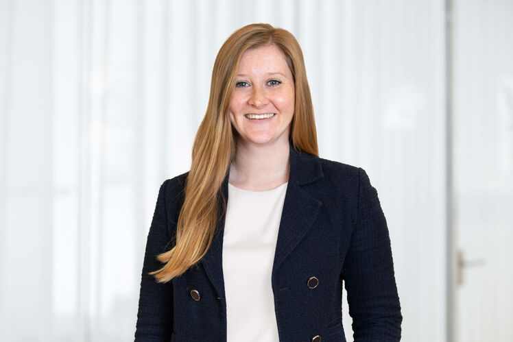 Sandra Lipowy, Estate agent