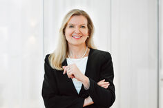 Karin Schlapka, Senior Immobilienmaklerin