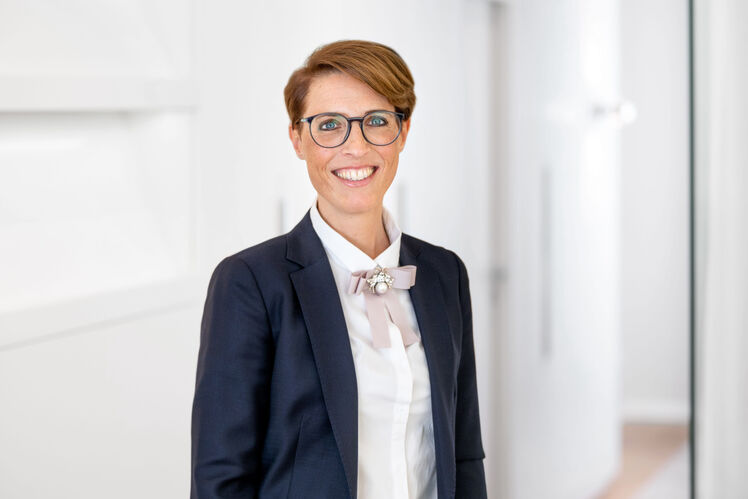 Vanessa Springer, Estate agent advertisement