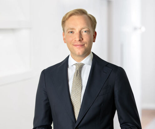 Max von Molitor, Immobilienmakler
