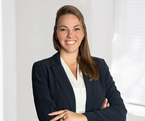 Kira Wäldele, Estate agent