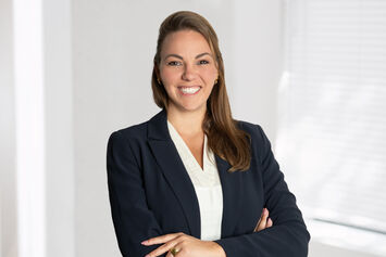 Kira Wäldele, Estate agent