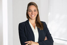 Kira Wäldele, Estate agent